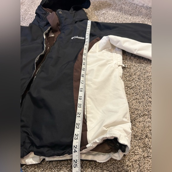 Columbia outer shell black ,white, and brown jacket - Picture 5 of 6